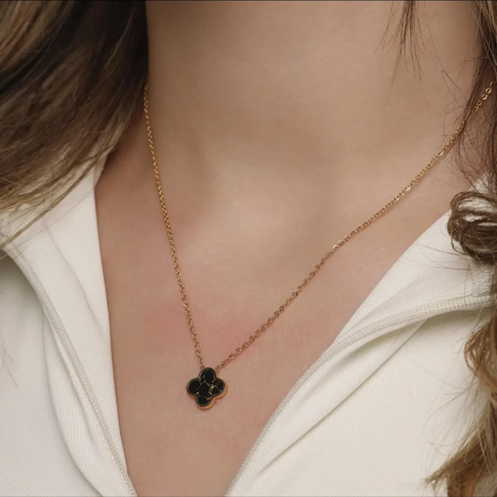 Black-Gold Clover Kette