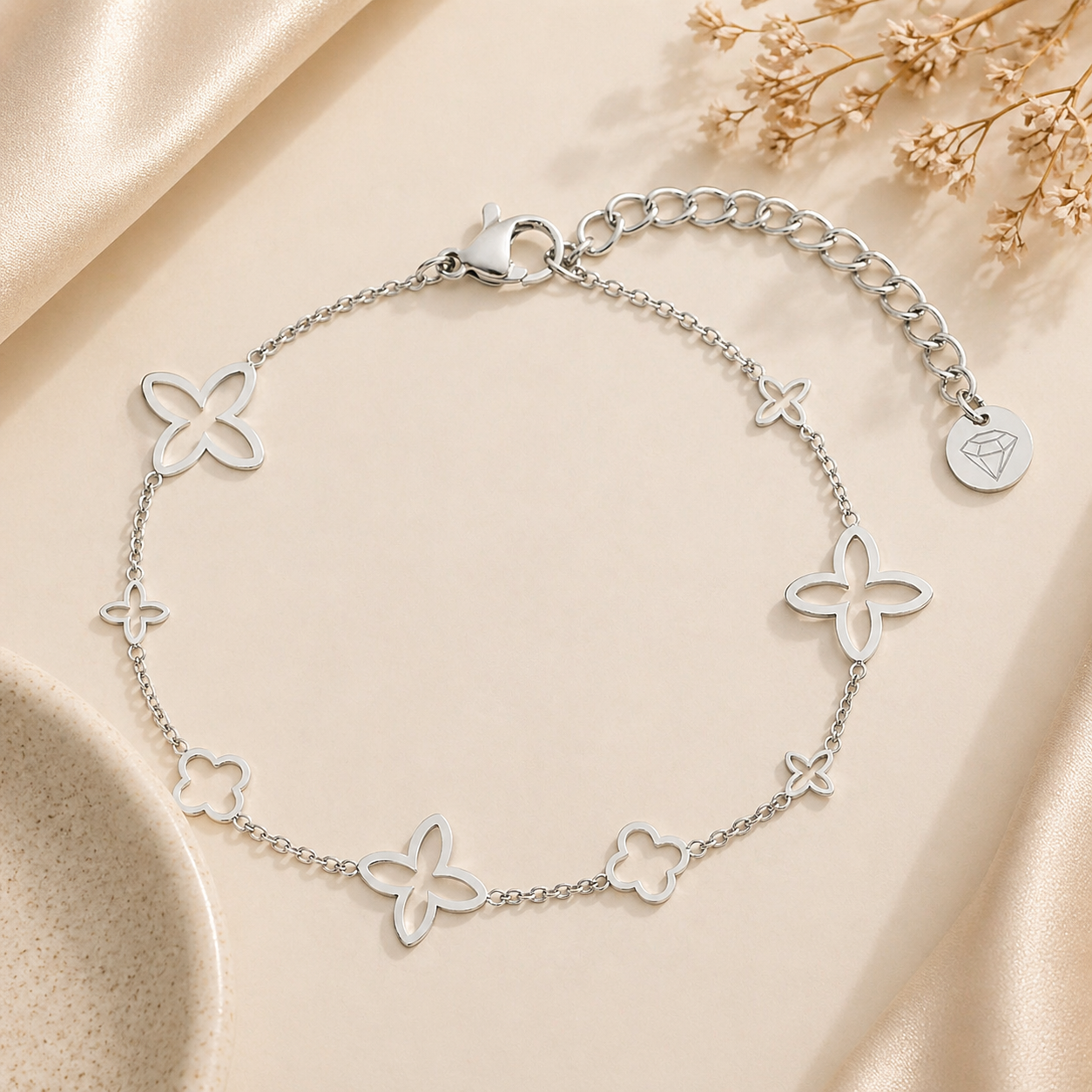 Fancy Clover Chain